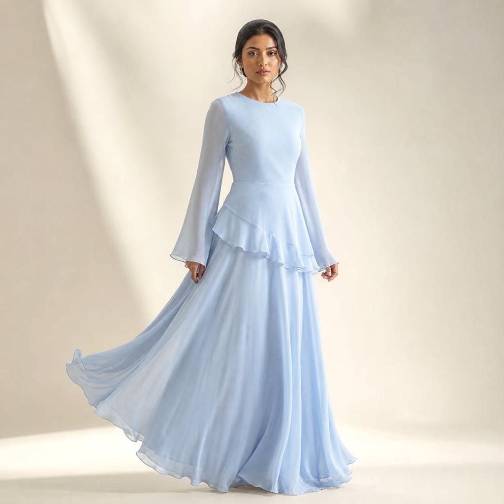 Maxi-Kleid mit Rüschenärmeln ausgestellte Silhouette in Hellblau – Vitolia