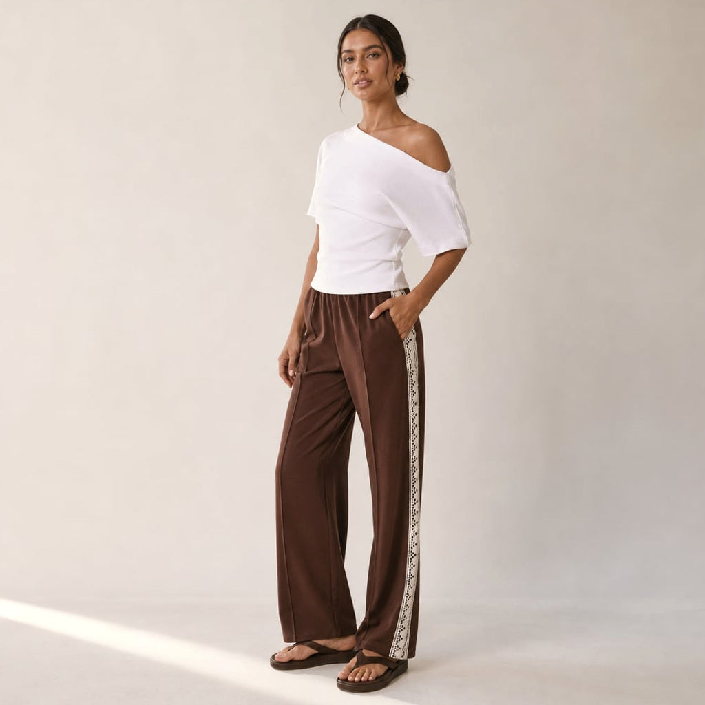 Racer-Stripe Hose mit Falten und Spitzenabschluss Schokolade/Spitze – Vitolia