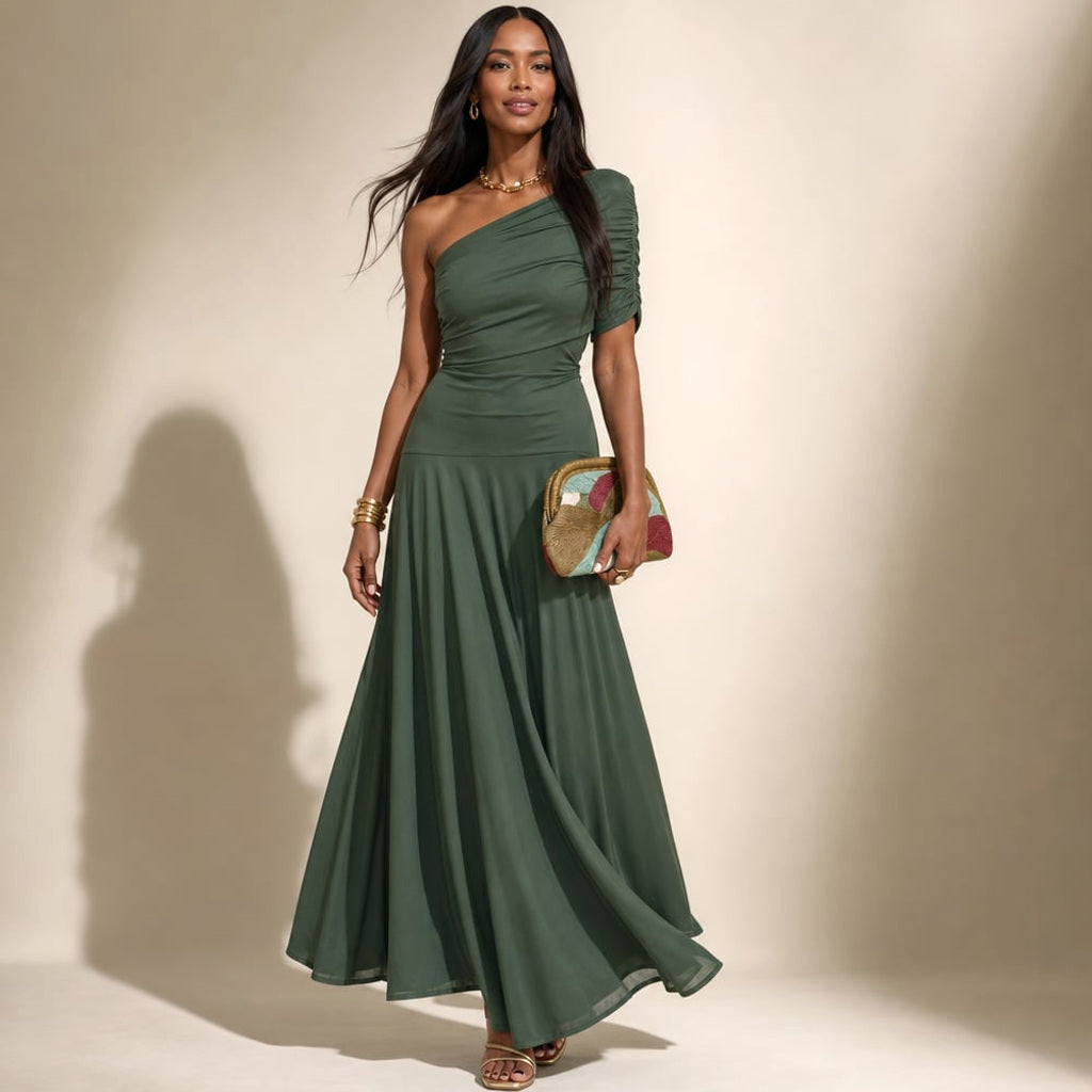 Maxi-Kleid mit Falten One-Shoulder Asymmetrisch Fließend in Grün – Vitolia