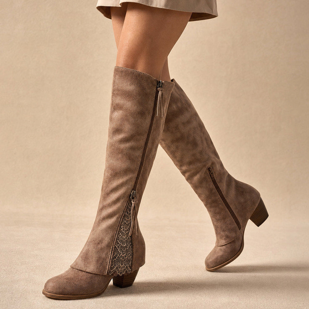 Emerenz | Overknee Stiefel mit Frontschnürung Blockabsatz Braun – Produktfoto