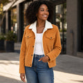 Ermegard | Cordjacke mit Sherpa-Futter Orange – Gestyltes Editorial-Foto