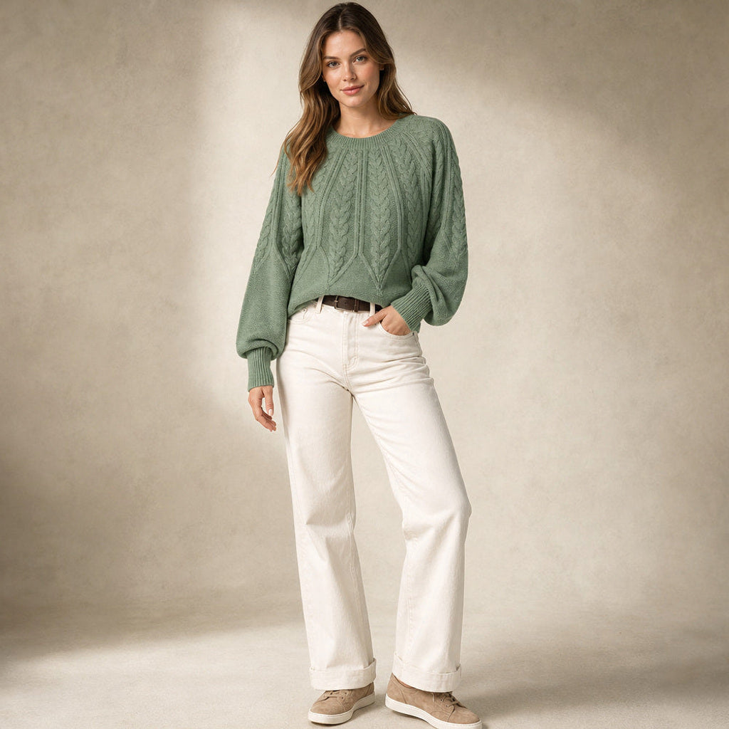 Fiede | Zopfstrick-Pullover mit weitem Schnitt in Oliv / Grün – Premium Editorial