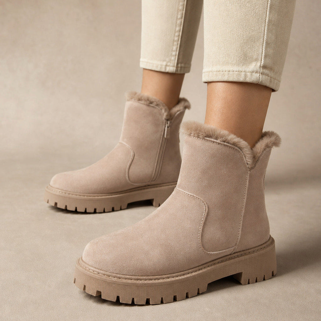Florinde | Chelsea Boots mit Fleecefutter und Fußbett in Khaki – Premium Editorial