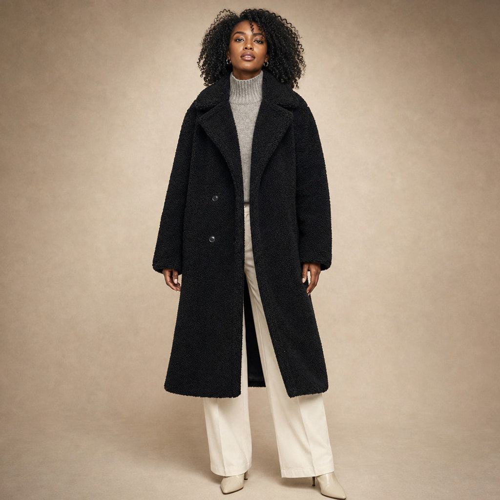 Friederike | Teddy-Wickelmantel in Longline in Schwarz – Premium Editorial