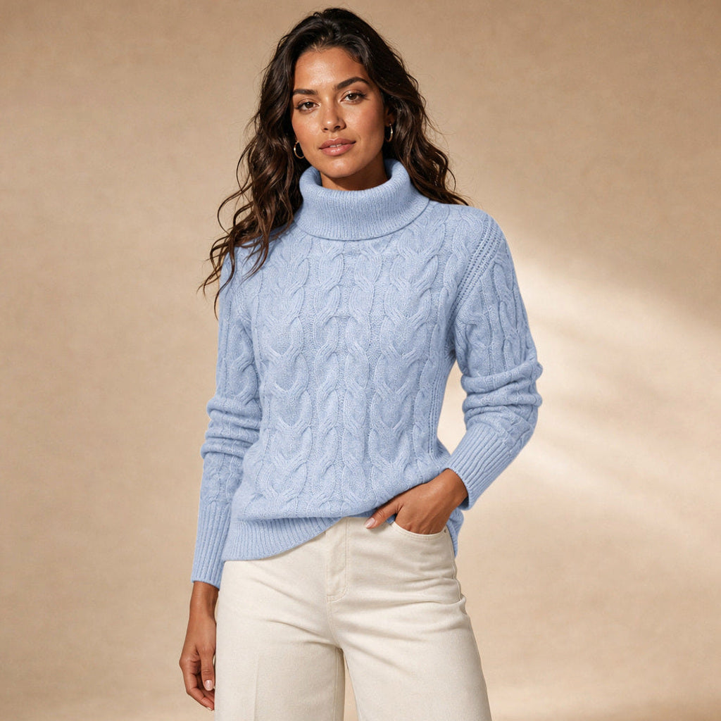 Gerbtraud | Rollkragenpullover mit weichem Fall in Blau – Premium Editorial