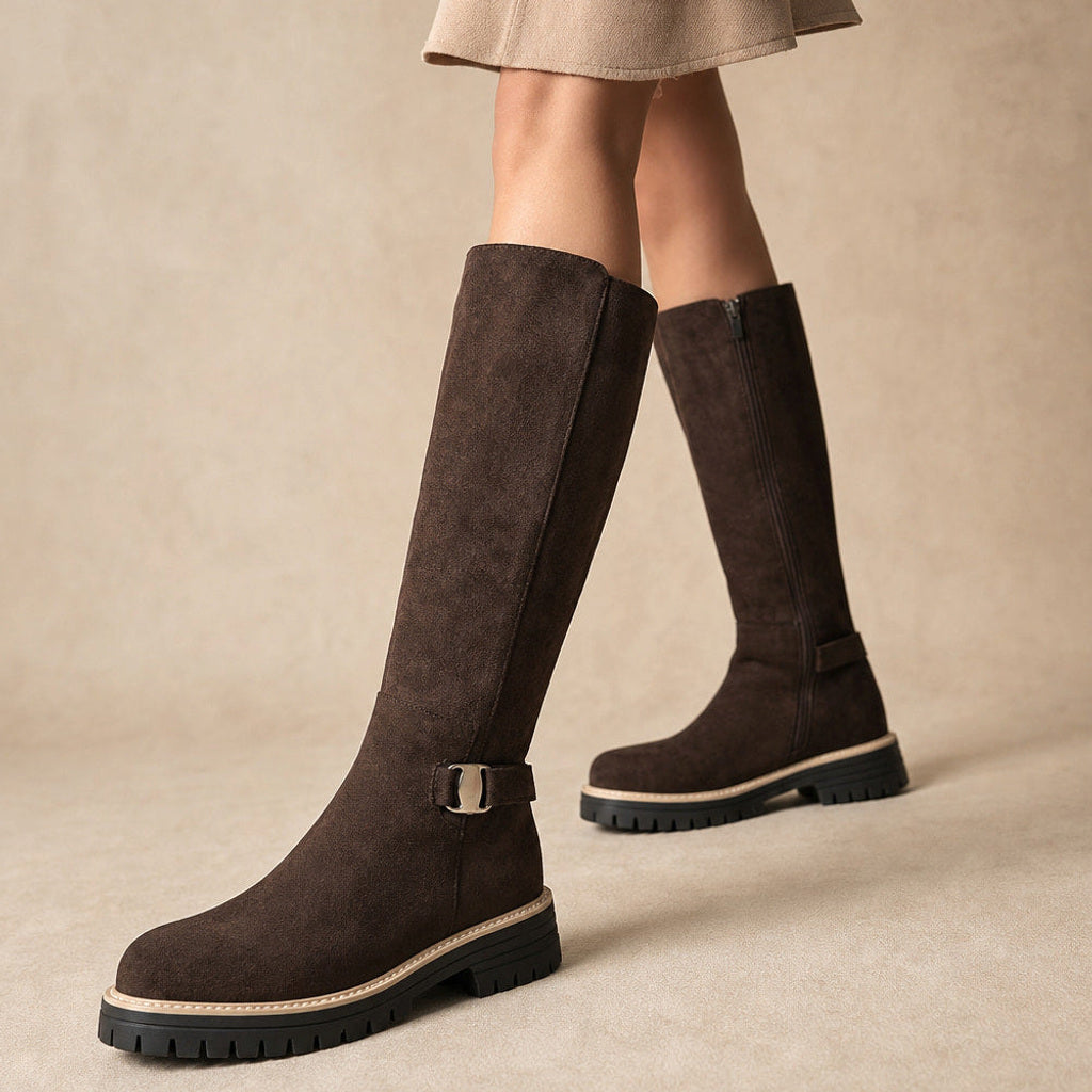 Gilahild | Overknee Stiefel mit Blockabsatz und Grobsohle – Produktfoto