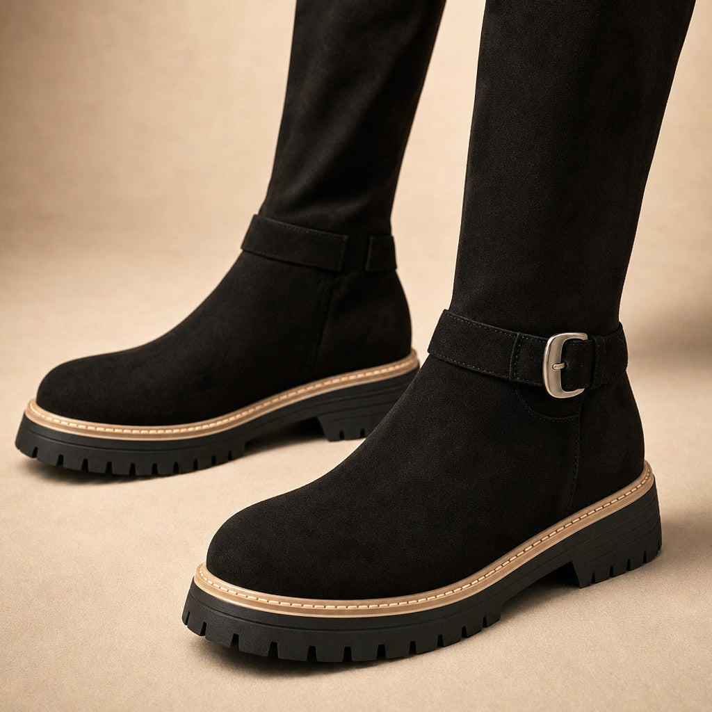 Gilahild | Overknee Stiefel mit Blockabsatz und Grobsohle Schwarz – Stoff- und Detailaufnahme