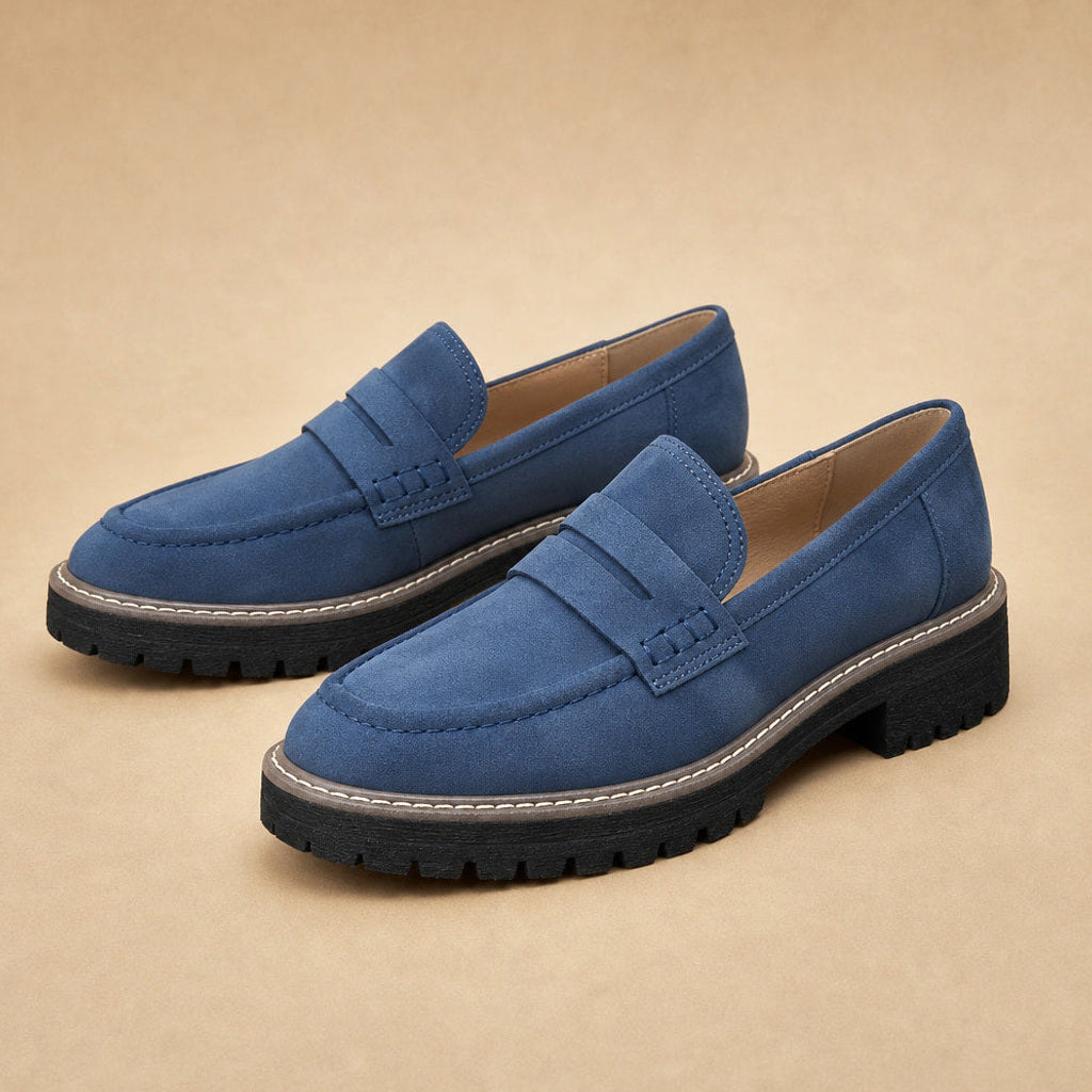 Godehild | Chunky Loafer mit Plateausohle und Rundkappe in Blau – Premium Editorial