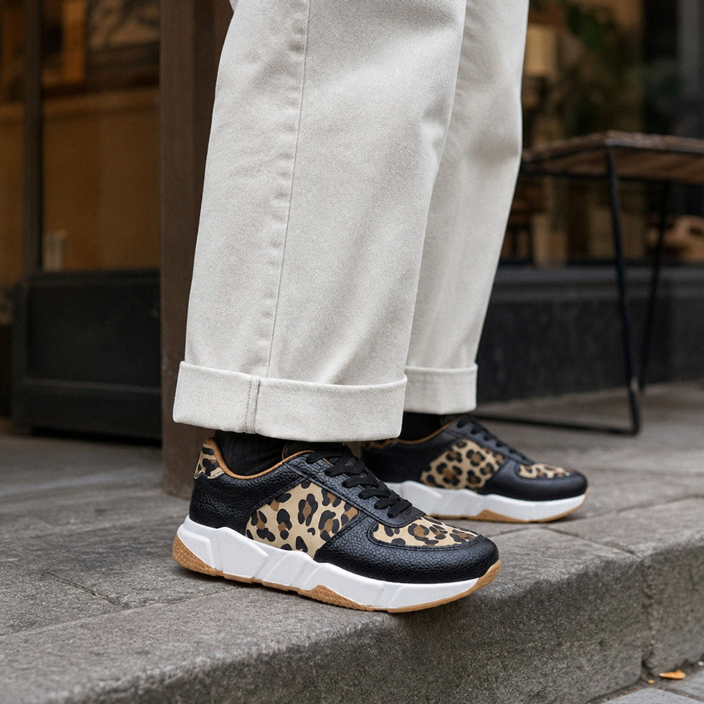 Gothilde | Plateau Sneaker mit Leopardenprint-Panel – Produktfoto