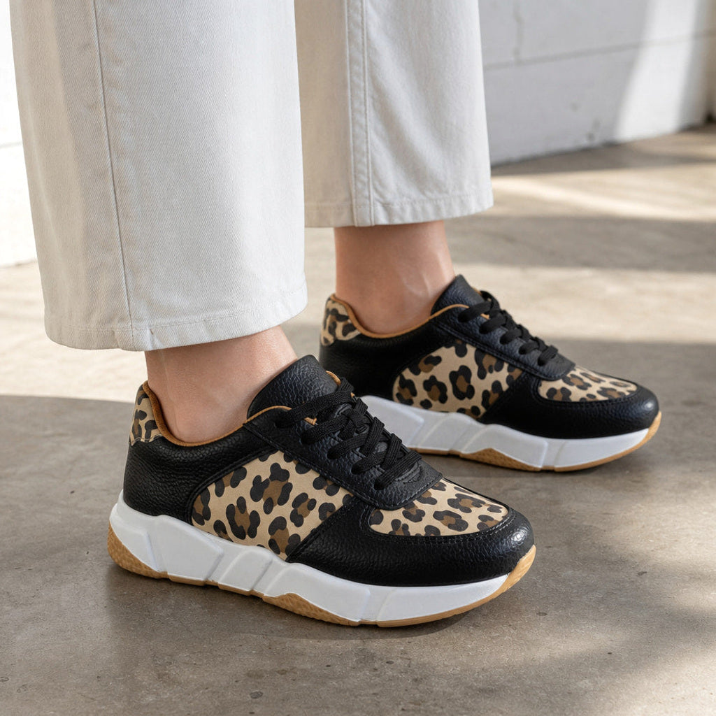 Gothilde | Plateau Sneaker mit Leopardenprint-Panel – Produktfoto