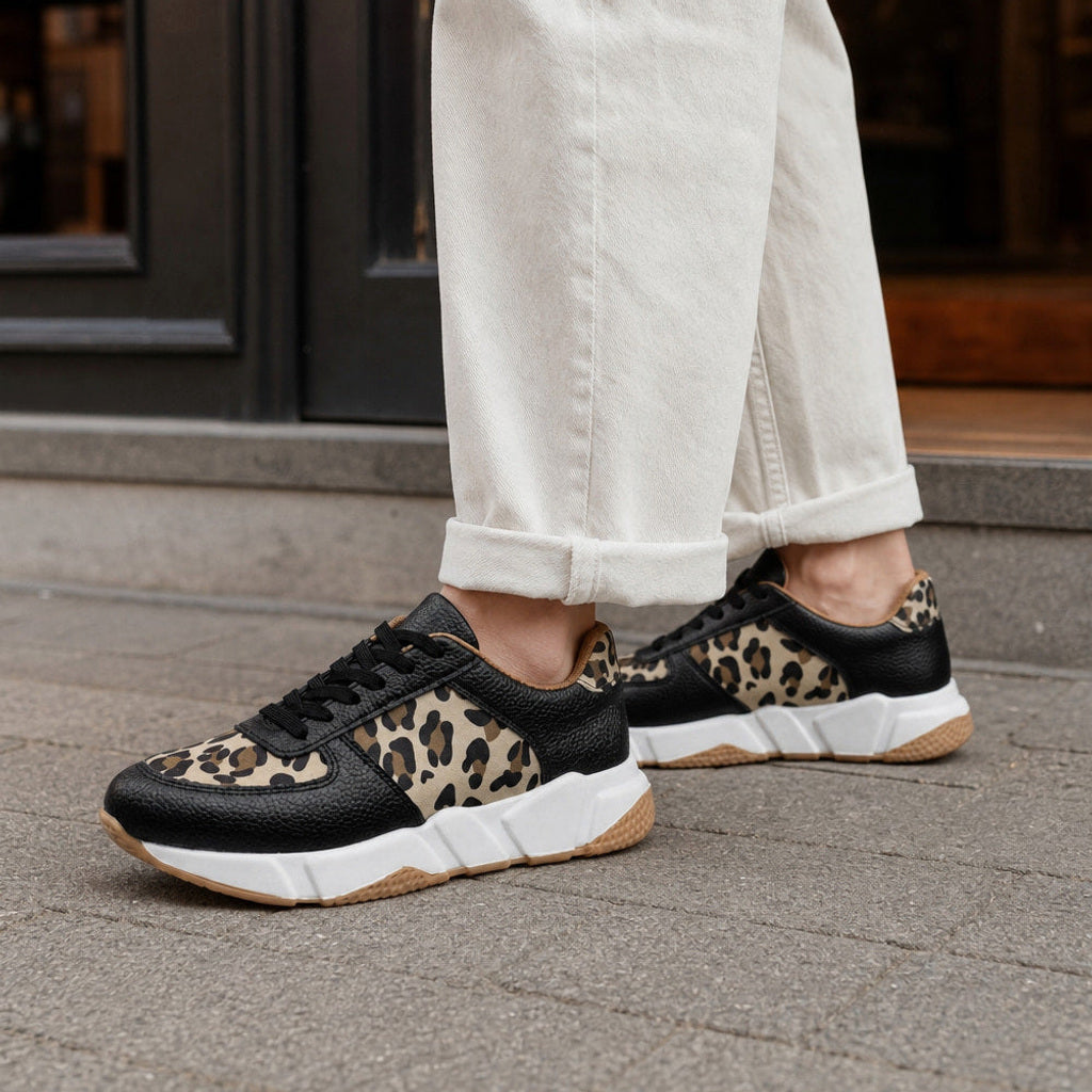 Gothilde | Plateau Sneaker mit Leopardenprint-Panel – Produktfoto