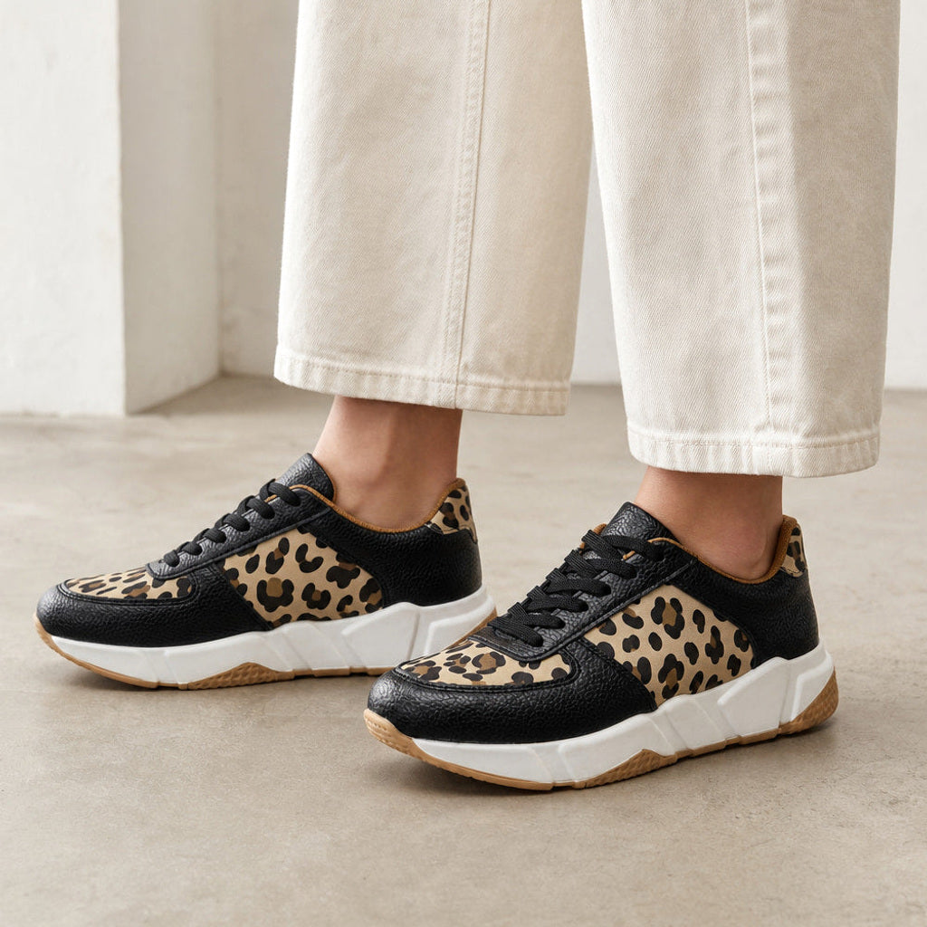 Gothilde | Plateau Sneaker mit Leopardenprint-Panel – Produktfoto
