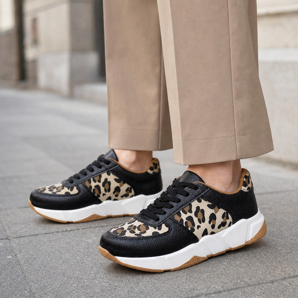 Gothilde | Plateau Sneaker mit Leopardenprint-Panel – Produktfoto