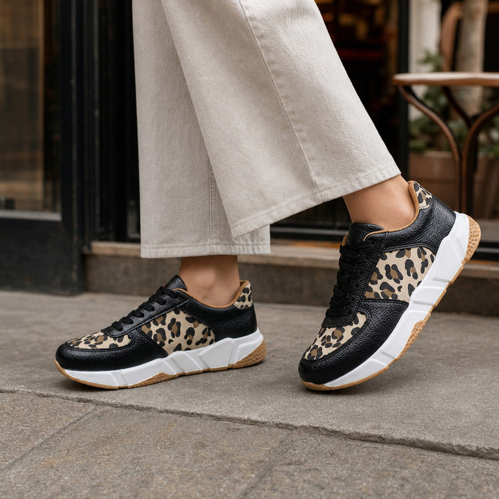 Gothilde | Plateau Sneaker mit Leopardenprint-Panel – Produktfoto