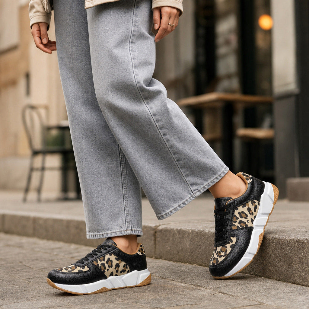 Gothilde | Plateau Sneaker mit Leopardenprint-Panel – Produktfoto