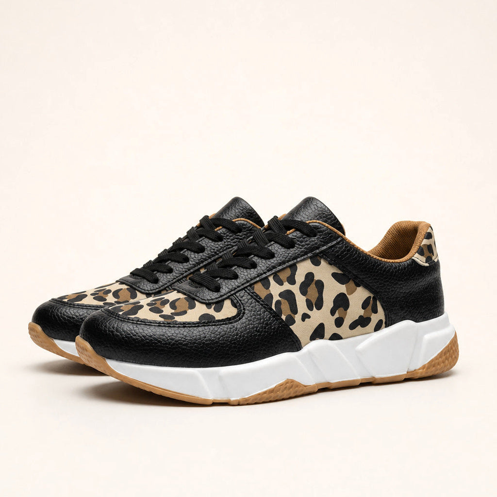 Gothilde | Plateau Sneaker mit Leopardenprint-Panel in Schwarz – Premium Editorial