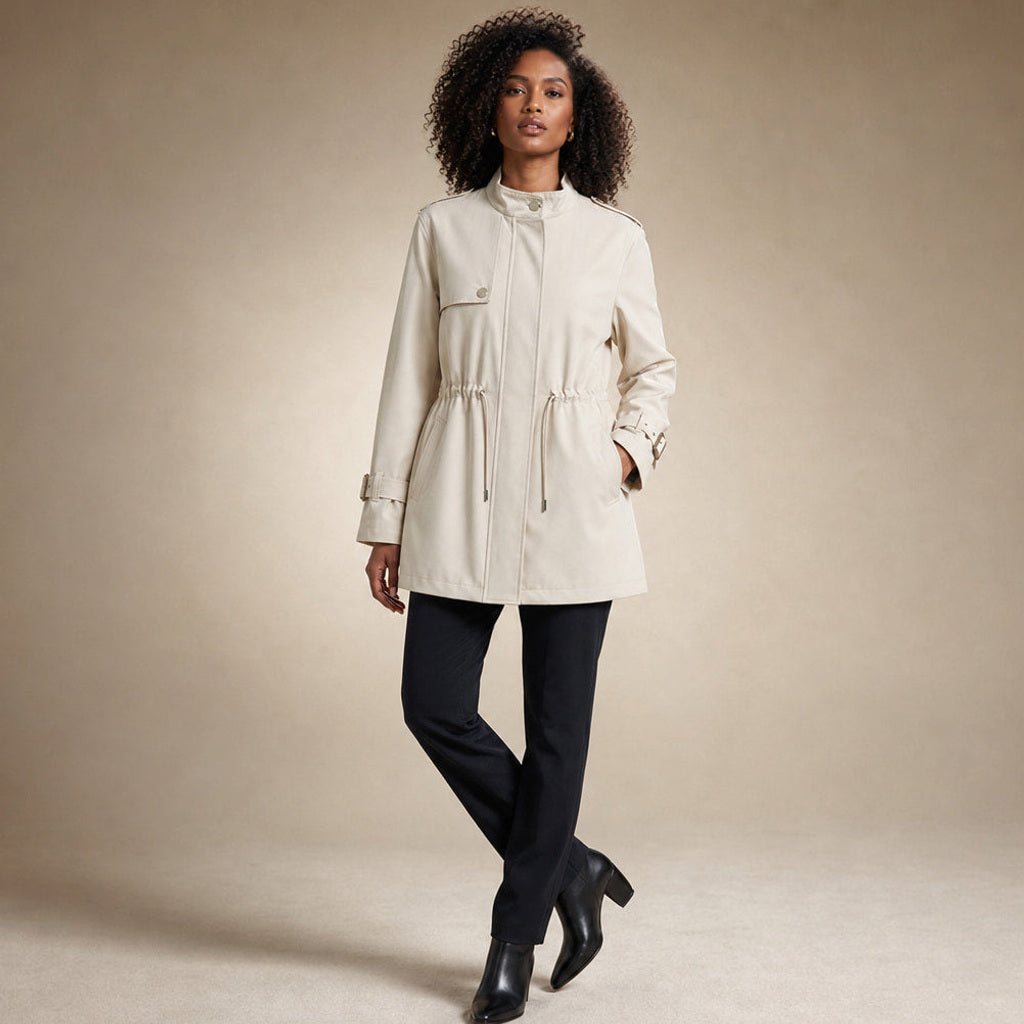 Gretel | Kurzer Trenchcoat mit Bindegürtel Weiß – Seitenansicht