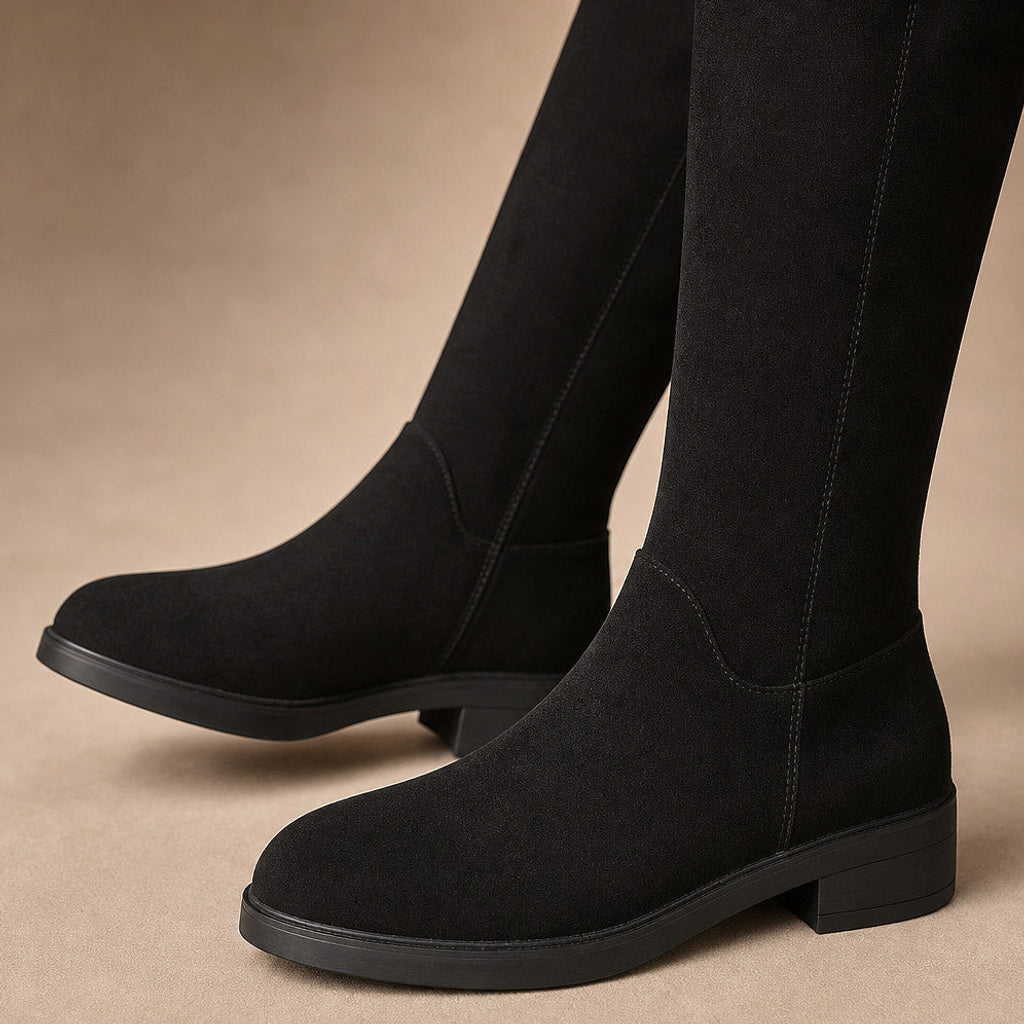 Guenever | Overknee Stiefel mit Goldknöpfen Schwarz – Stoff- und Detailaufnahme