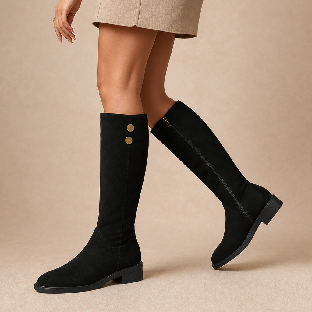 Guenever | Overknee Stiefel mit Goldknöpfen Schwarz – Produktfoto