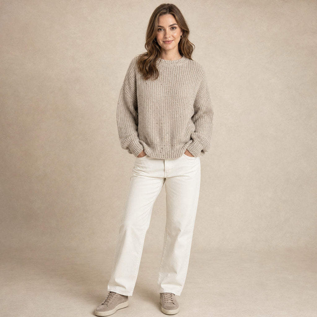 Haedwig | Rollkragenpullover mit Retro-Strickmuster in Beige – Premium Editorial