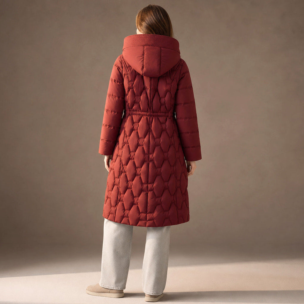 Hartmute | Steppmantel mit Kapuze und Zwei-Wege-Verschluss – Gesamtlook
