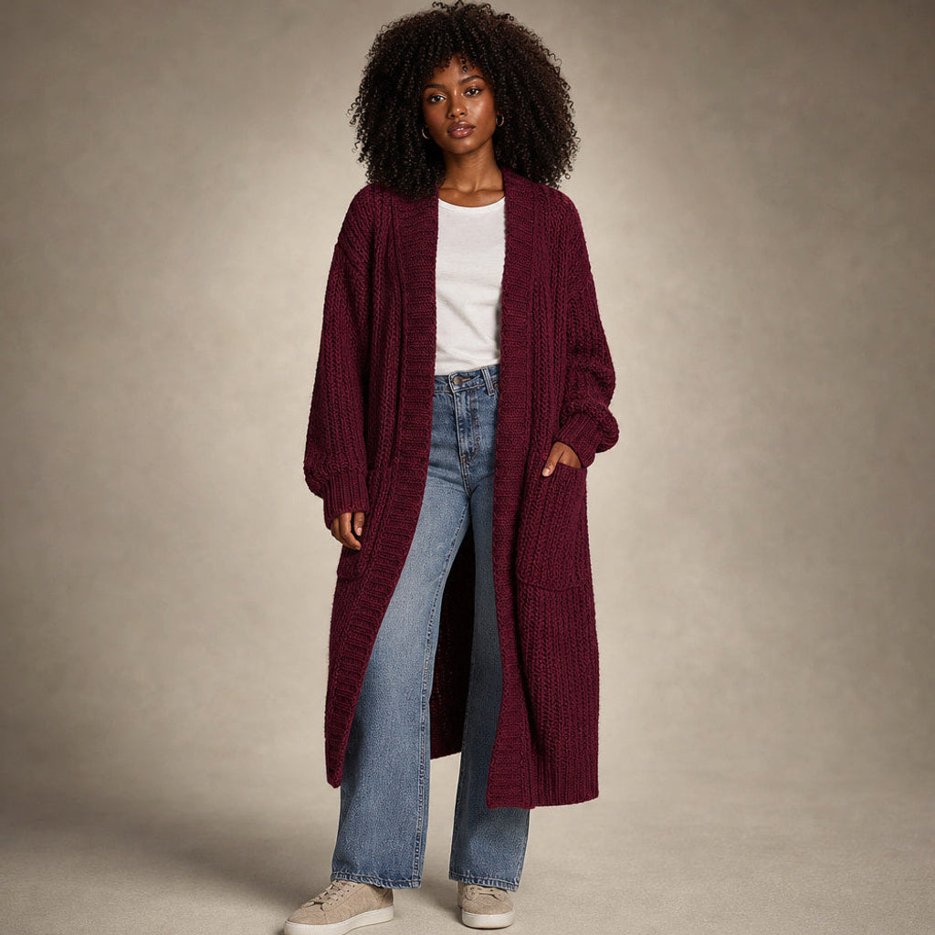 Heiltraud | Lange Strickjacke mit offener Front in Karmesinrot – Premium Editorial