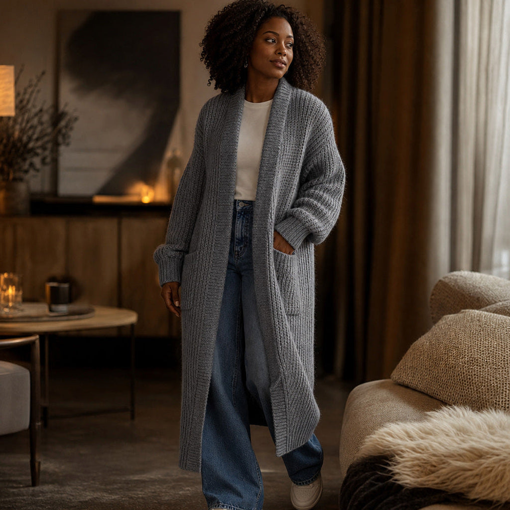 Heiltraud | Lange Strickjacke mit offener Front – Gestyltes Editorial-Foto