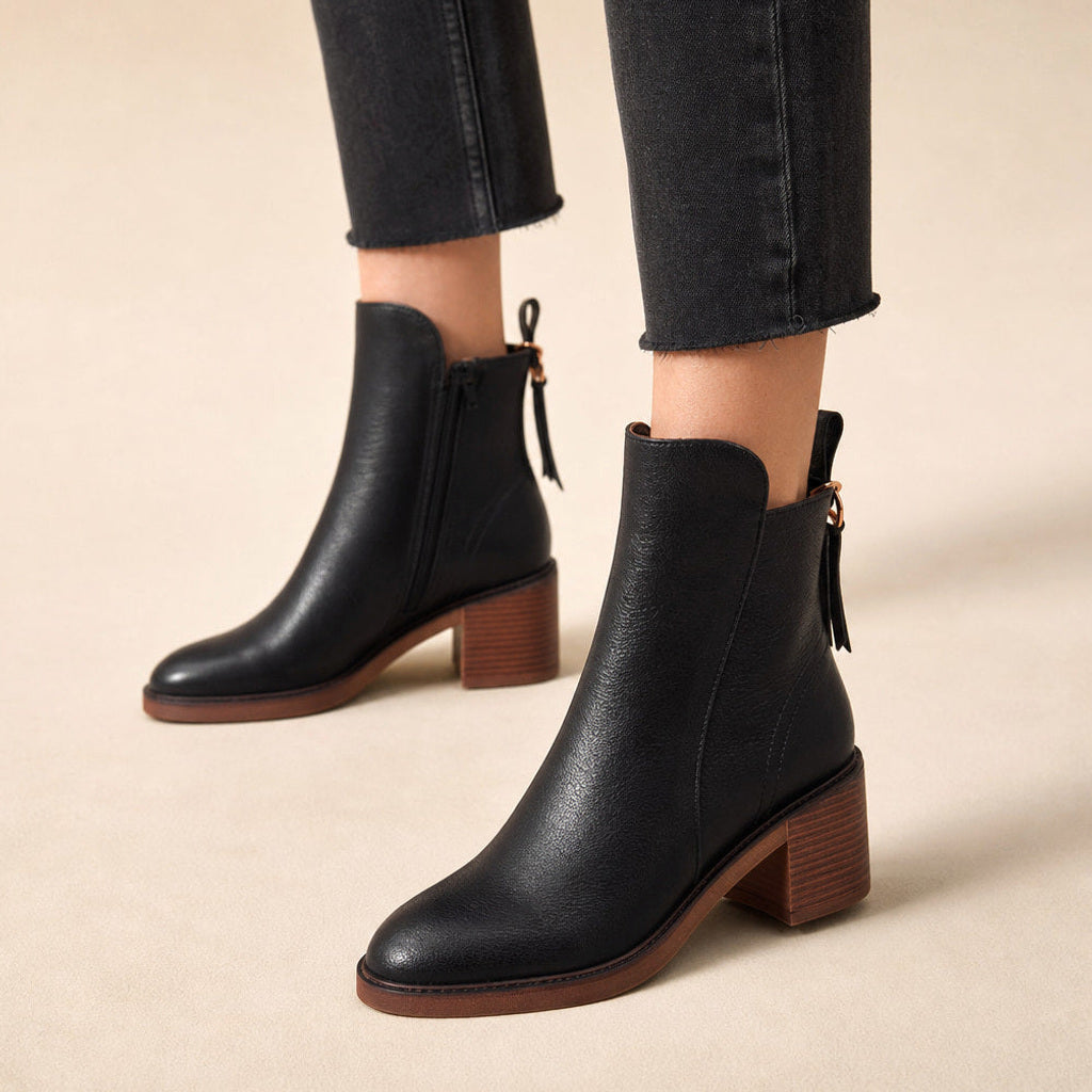 Heilwig | Chelsea Boots aus Leder mit Blockabsatz Schwarz – Produktfoto