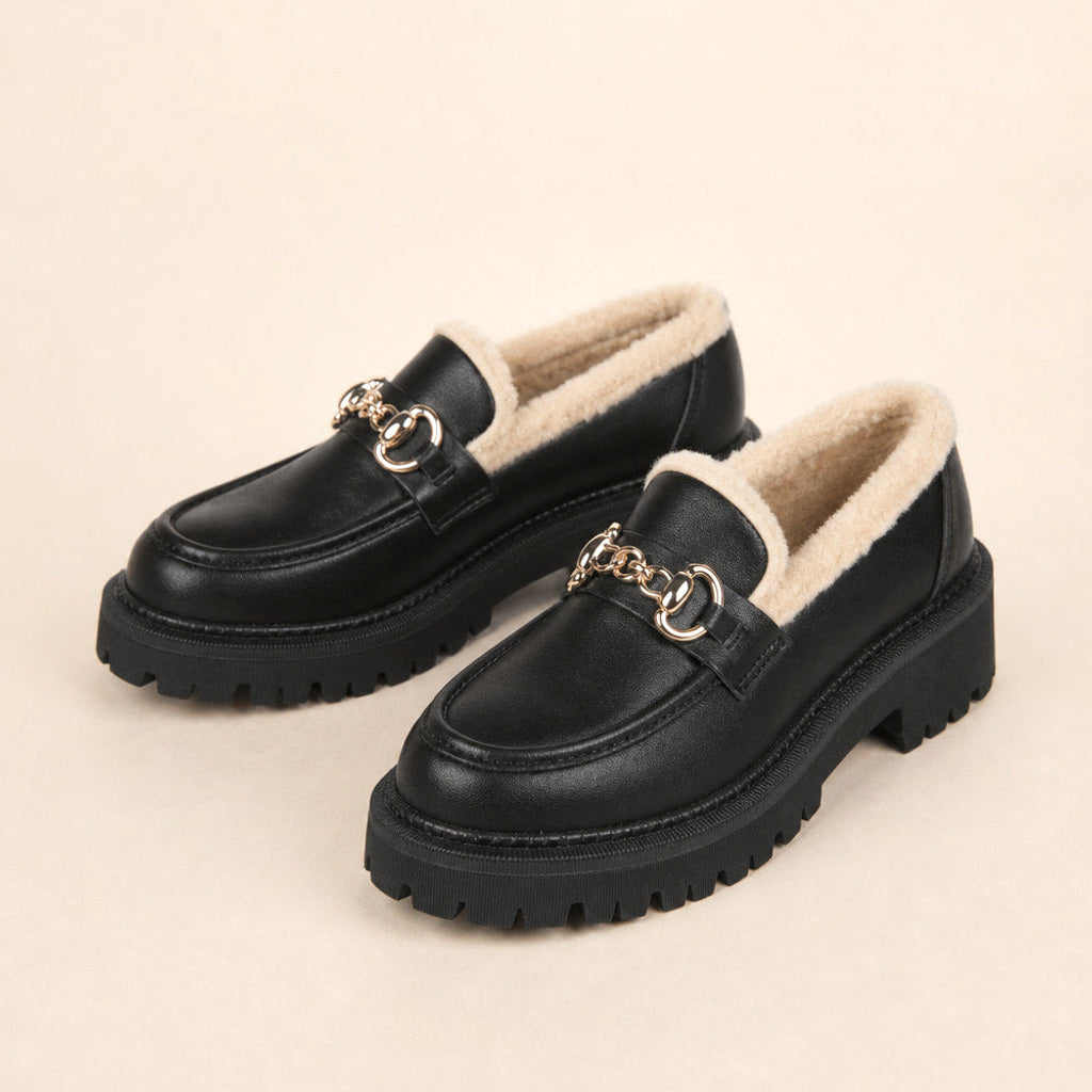 Herlinde | Plateau-Loafer mit Fleecefutter und Kettensteg Schwarz / Gold – Produktfoto