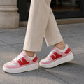 Herta | Plateau-Sneaker mit Colorblock-Panels Pink – Gestyltes Editorial-Foto