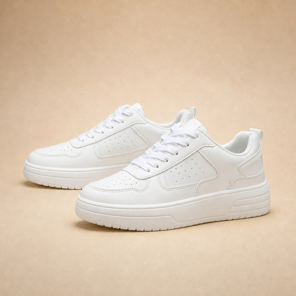 Herta | Plateau-Sneaker mit Colorblock-Panels in Weiß – Premium Editorial