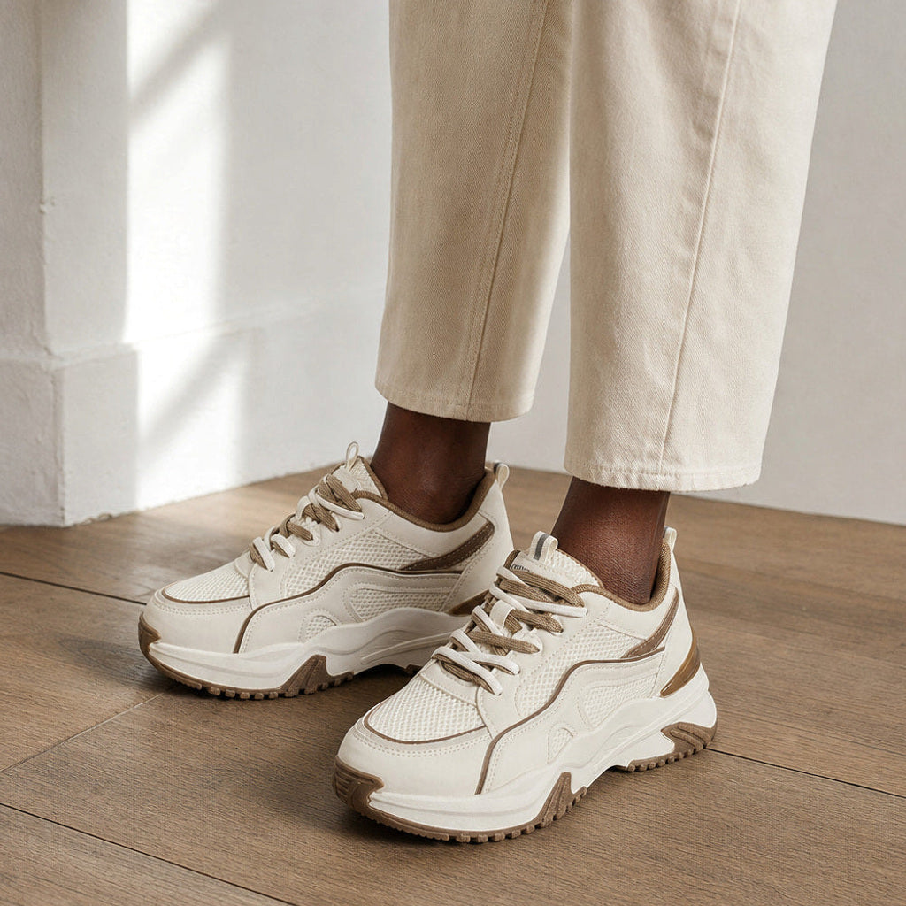 Hildelind | Plateau Sneaker mit Mesh-Einsätzen – Produktfoto