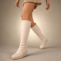 Hildlinde | Overknee Stiefel mit Stretchschaft und Keilplateau Beige – Produktfoto