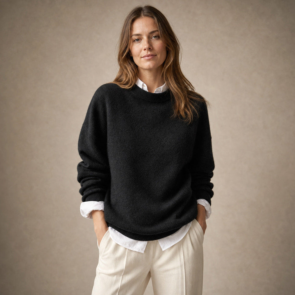 Hiltraud | Rollkragenpullover mit weitem Schnitt und Rippbündchen in Schwarz – Premium Editorial