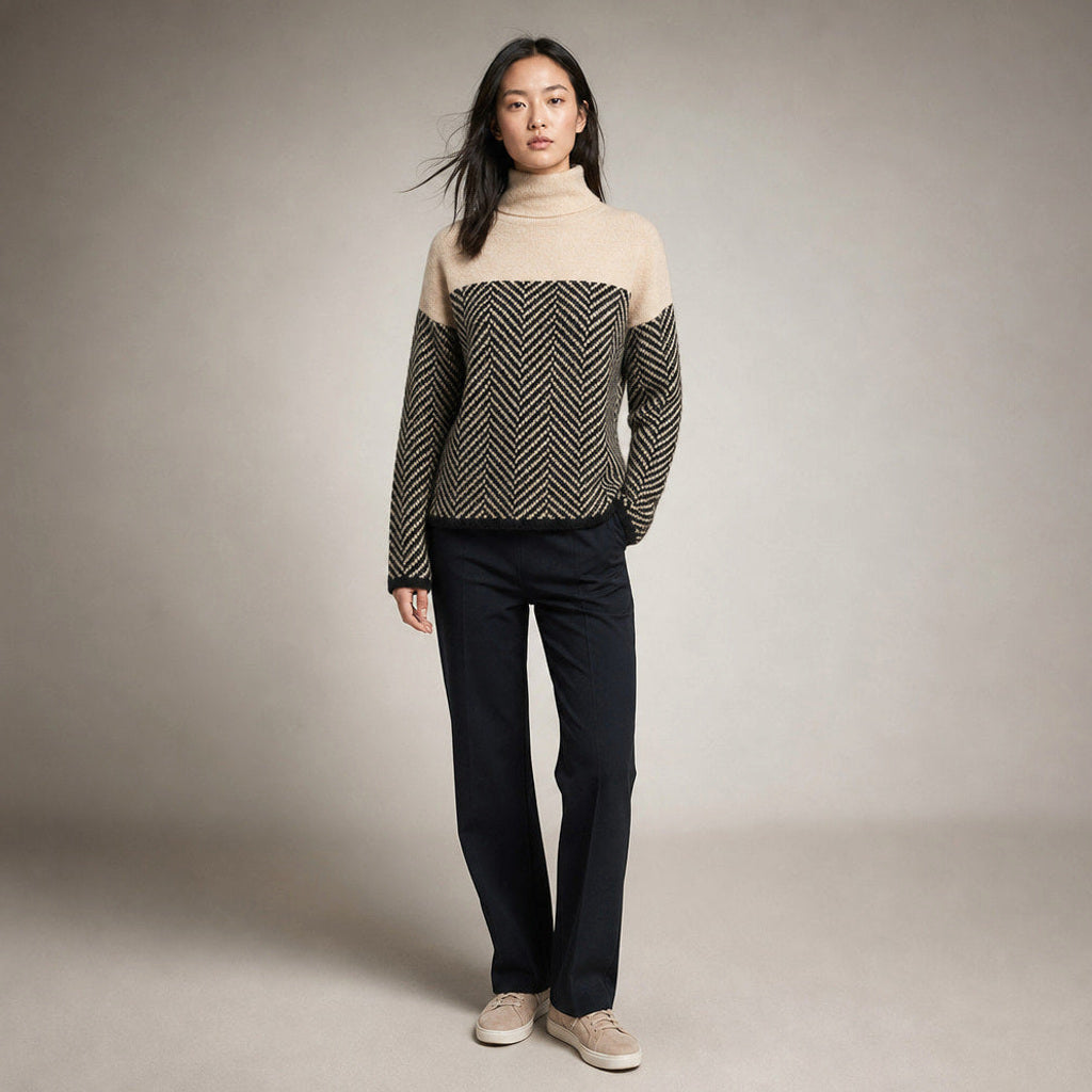 Ilona | Rollkragenpullover mit weichem Rippstrick in Beige – Premium Editorial