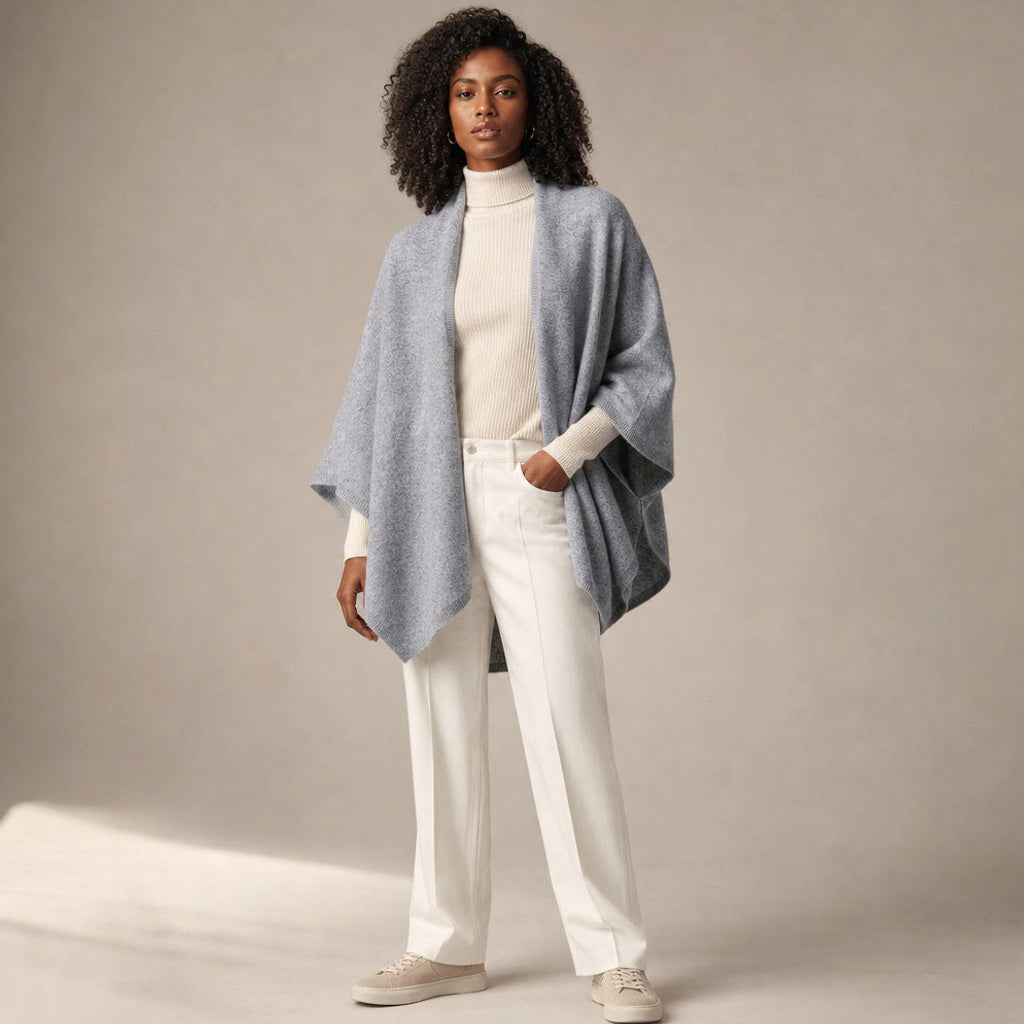 Imgard | Wollmisch-Schal mit weichem Fall Hellgrau – Gesamtlook