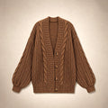 Ingelore | Strickjacke mit Zopfmuster Oversized Braun – Produktfoto