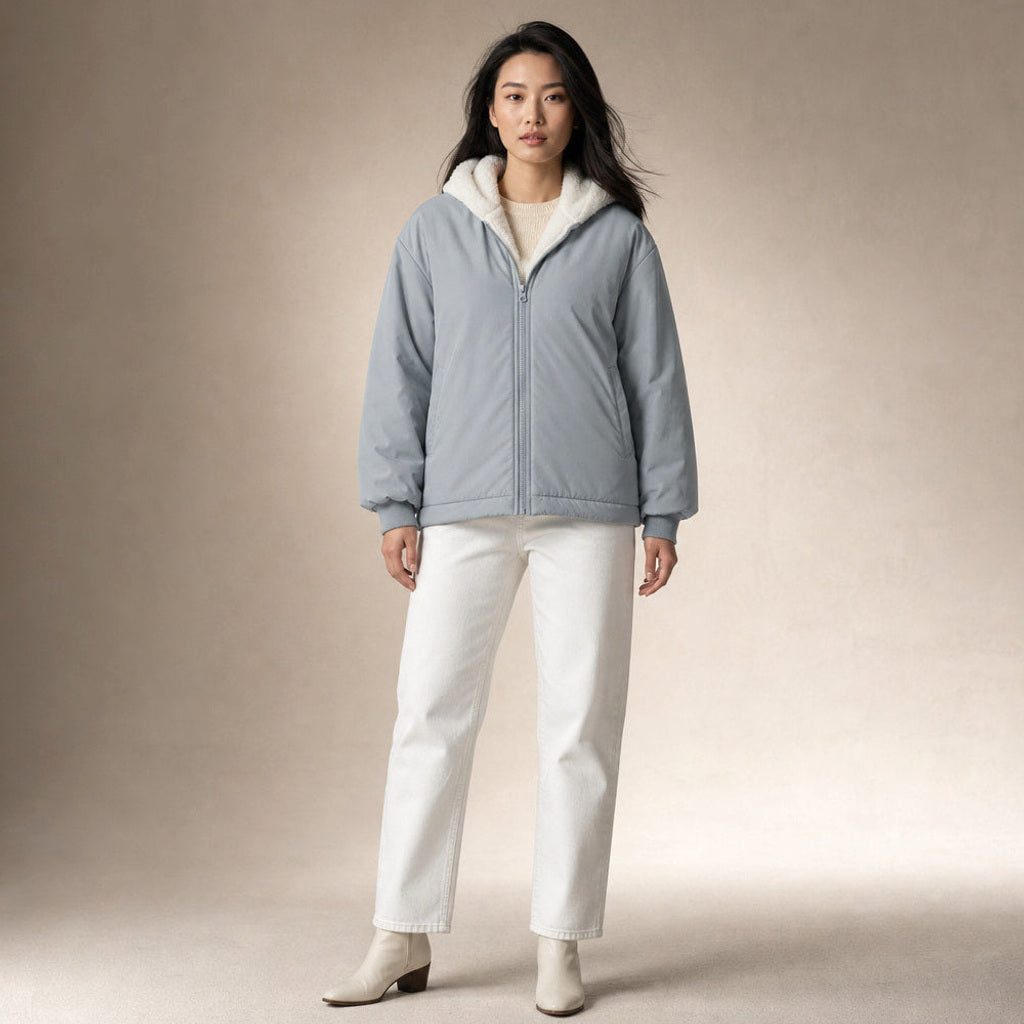 Irmgard | Bomberjacke mit Rippbündchen und Zipper – Premium Editorial