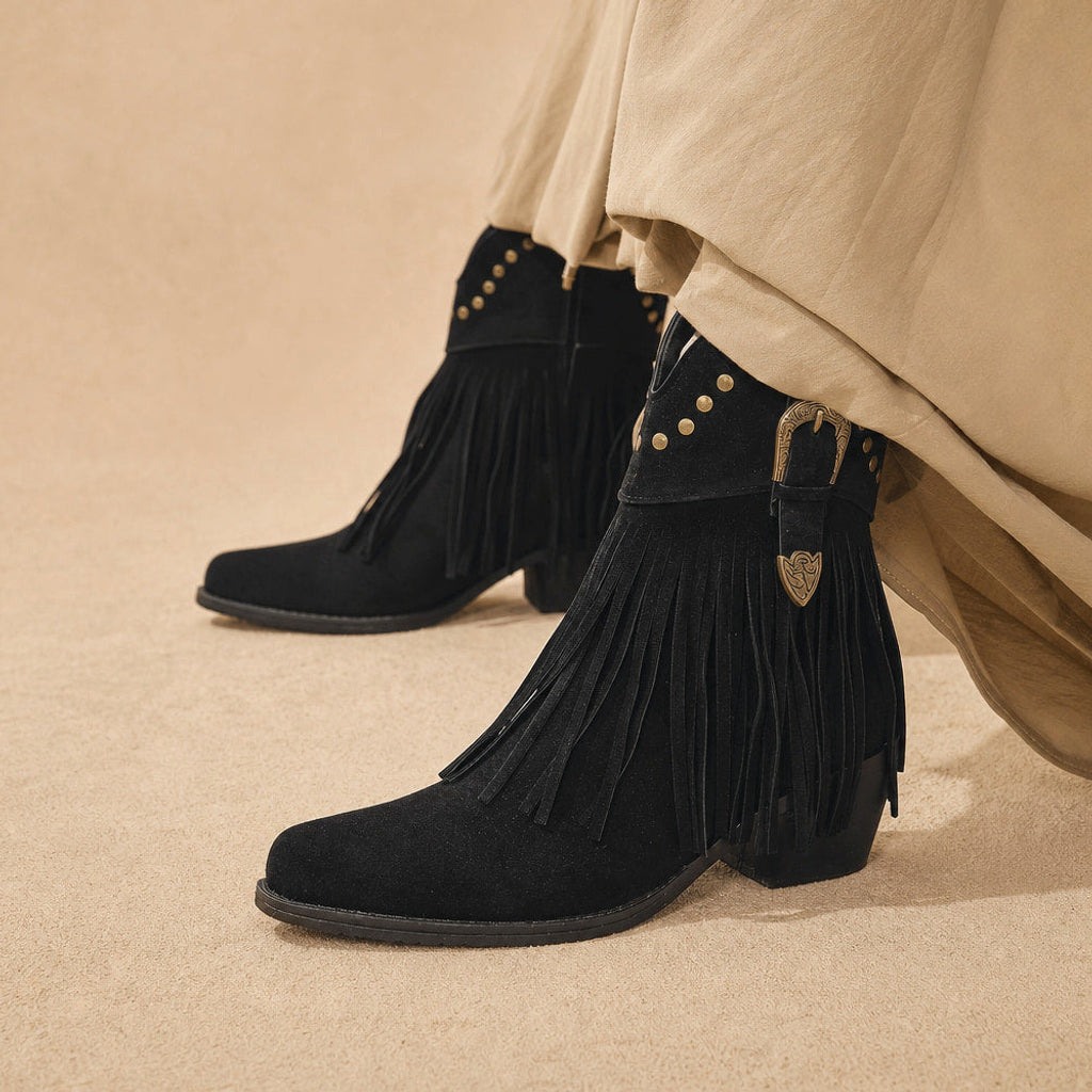 Iwi | Westernstiefel mit Fransen und weitem Schaft – Premium Editorial