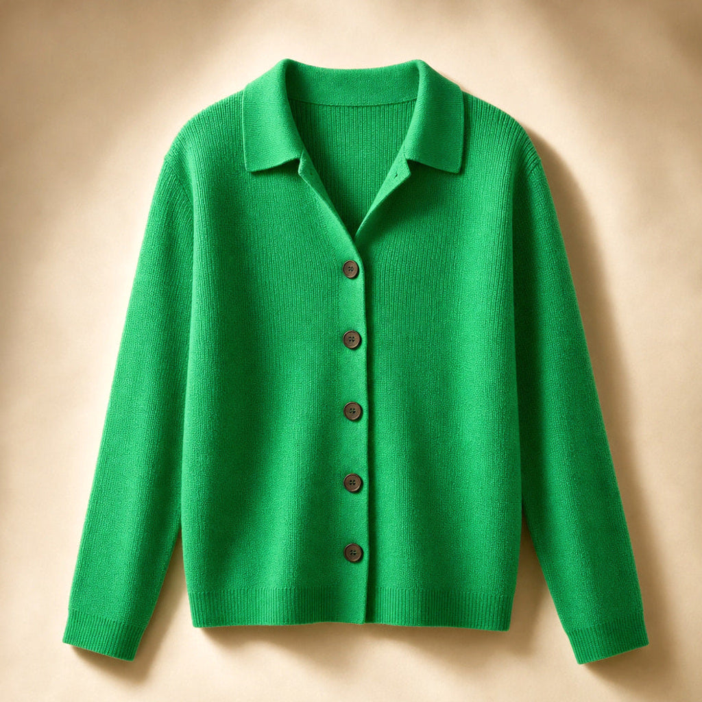 Jakobine | Strickjacke mit Reverskragen und Knopfleiste Grün – Produktfoto