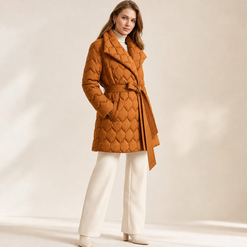Josepha | Steppmantel mit Gürtel und Mittellänge Bernstein / Orange – Seitenansicht