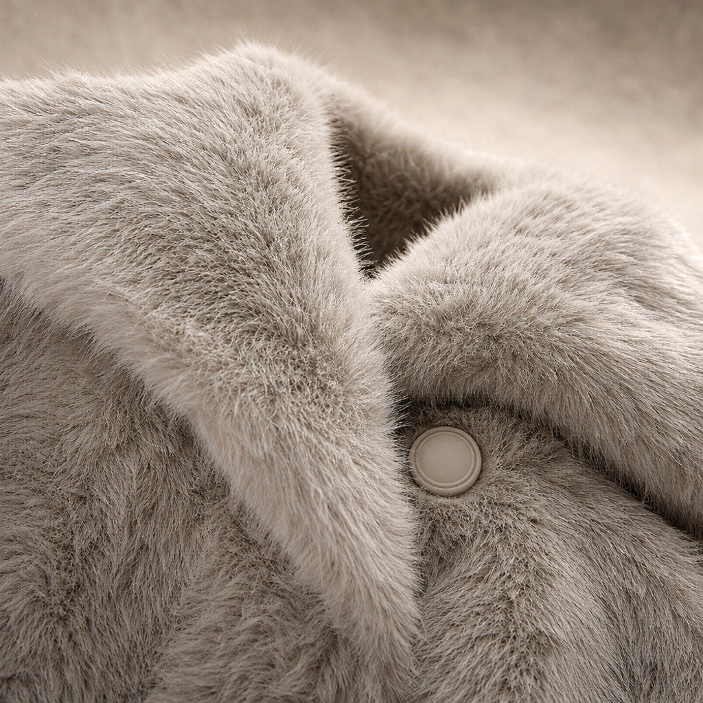 Josette | Bouclé Jacke mit Webpelzkragen Vanilla – Stoff- und Detailaufnahme
