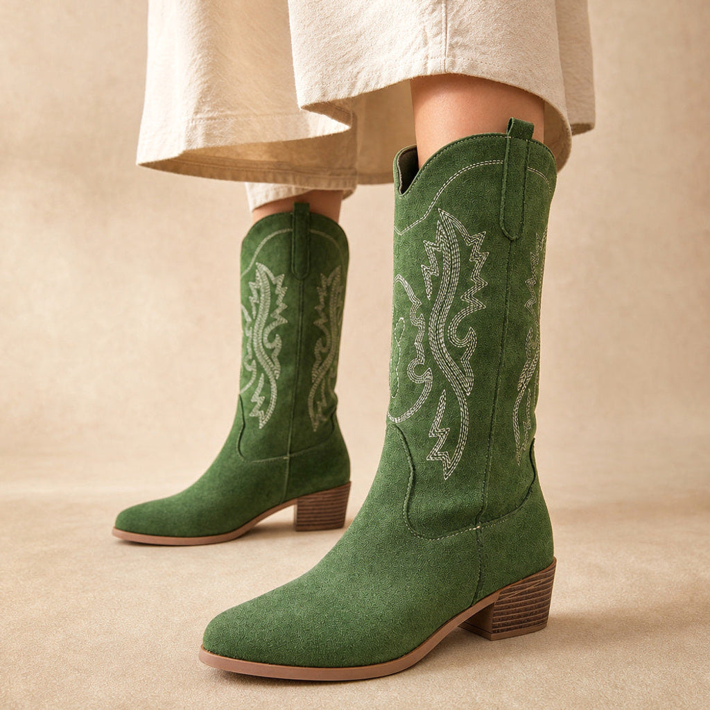 Katrin | Western-Stiefel mit weitem Schaft und Tonstickerei Grün – Produktfoto