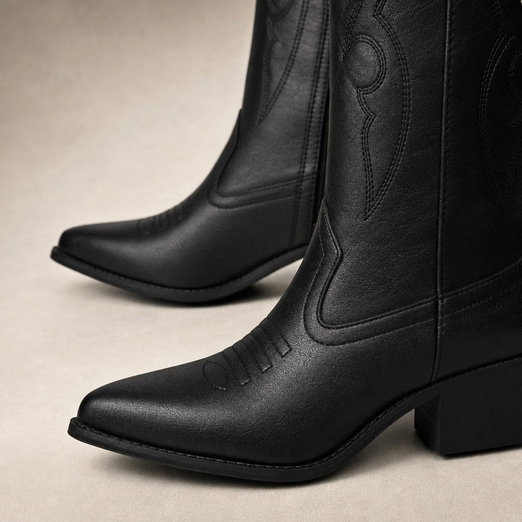 Kerstin | Westernstiefel Kniehoch mit Blockabsatz Schwarz – Stoff- und Detailaufnahme