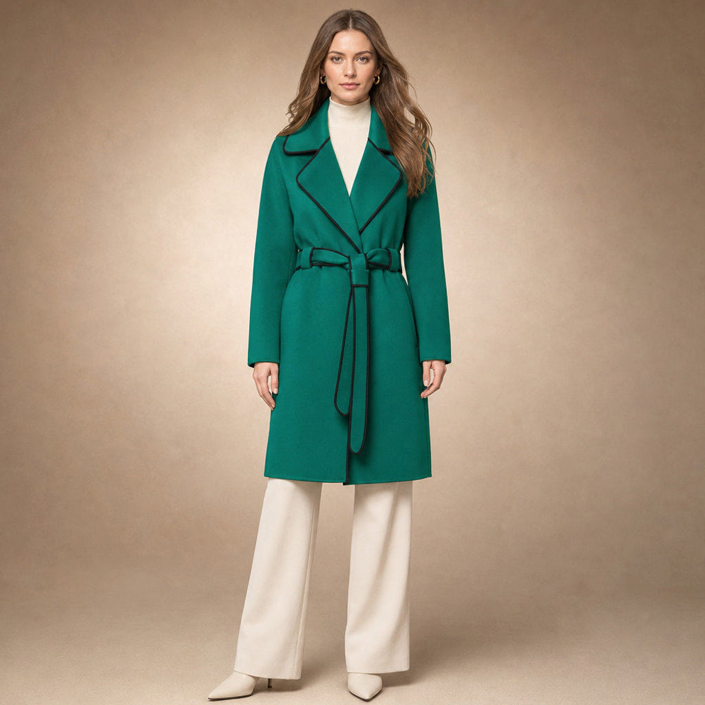 Korinne | Wollmantel mit Bindegürtel A-Linie in Pine Green – Premium Editorial