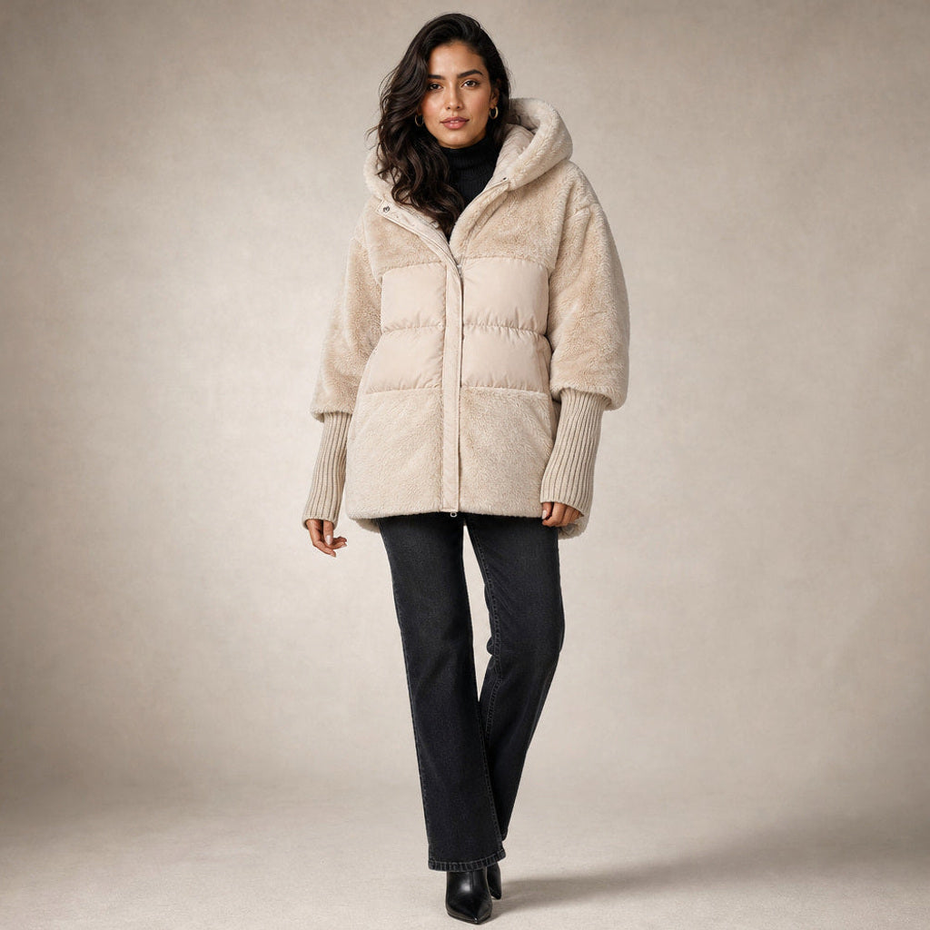 Krimhilde | Steppjacke mit Kapuze und Patchwork-Steppung – Produktfoto