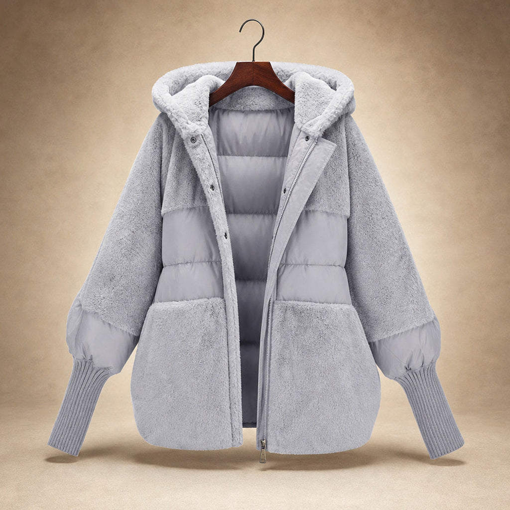 Krimhilde | Steppjacke mit Kapuze und Patchwork-Steppung – Produktfoto
