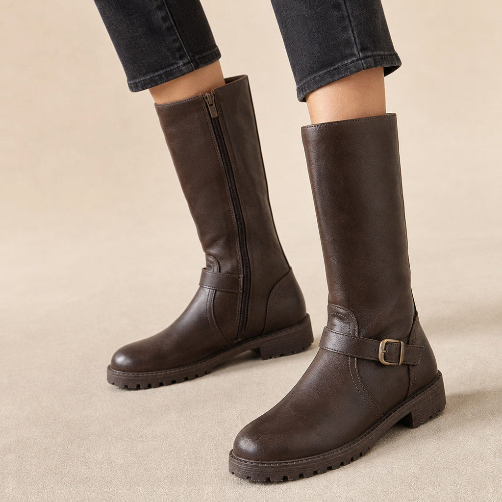 Kunigunde | Chelsea Boots mit gepolstertem Fußbett Dunkelbraun – Produktfoto