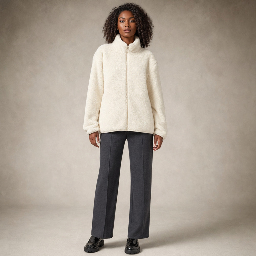 Lebrecht | Teddyfleece-Jacke mit Stehkragen in Beige – Premium Editorial