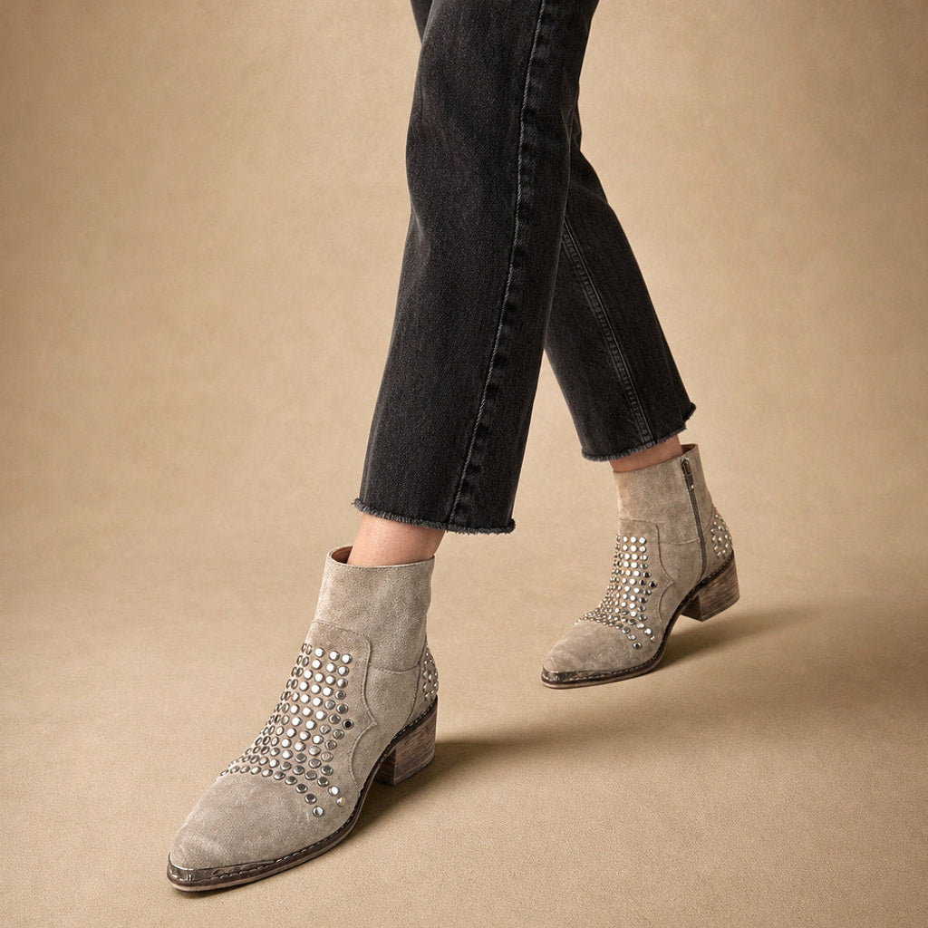 Lenchen | Stiefel mit Nieten und Blockabsatz – Produktfoto